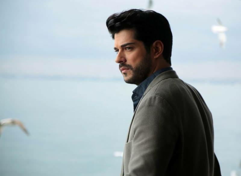 Un cadeau d'anniversaire de 300 mille TL de Burak Özçivit à sa femme Fahriye Evcen!