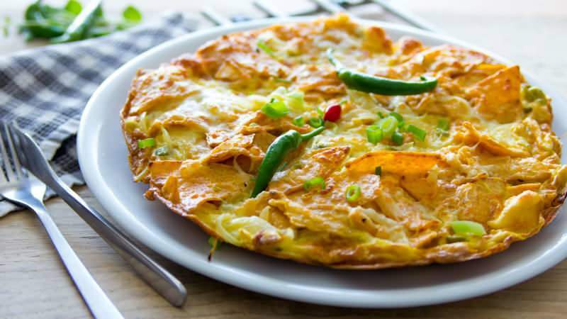 Comment préparer l'omelette la plus simple? Conseils pour faire des omelettes au fromage