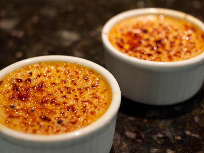 Qu'est-ce que la crème brûlée aux fruits des bois (crème brûlée) et comment est-elle fabriquée? Astuces Creme Brulee