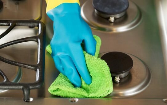 Comment nettoyer les plaques de cuisson?